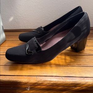 Womens Clarks Everyday Slip In Heels, Levee Delta, 2 Inch Heels SZ 7.5